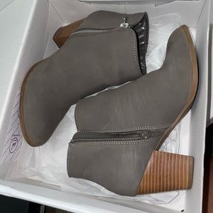 Women's grey booties
